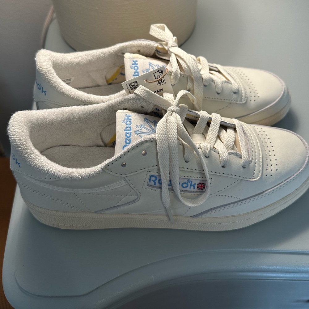 NWT Reebok Club C sneakers